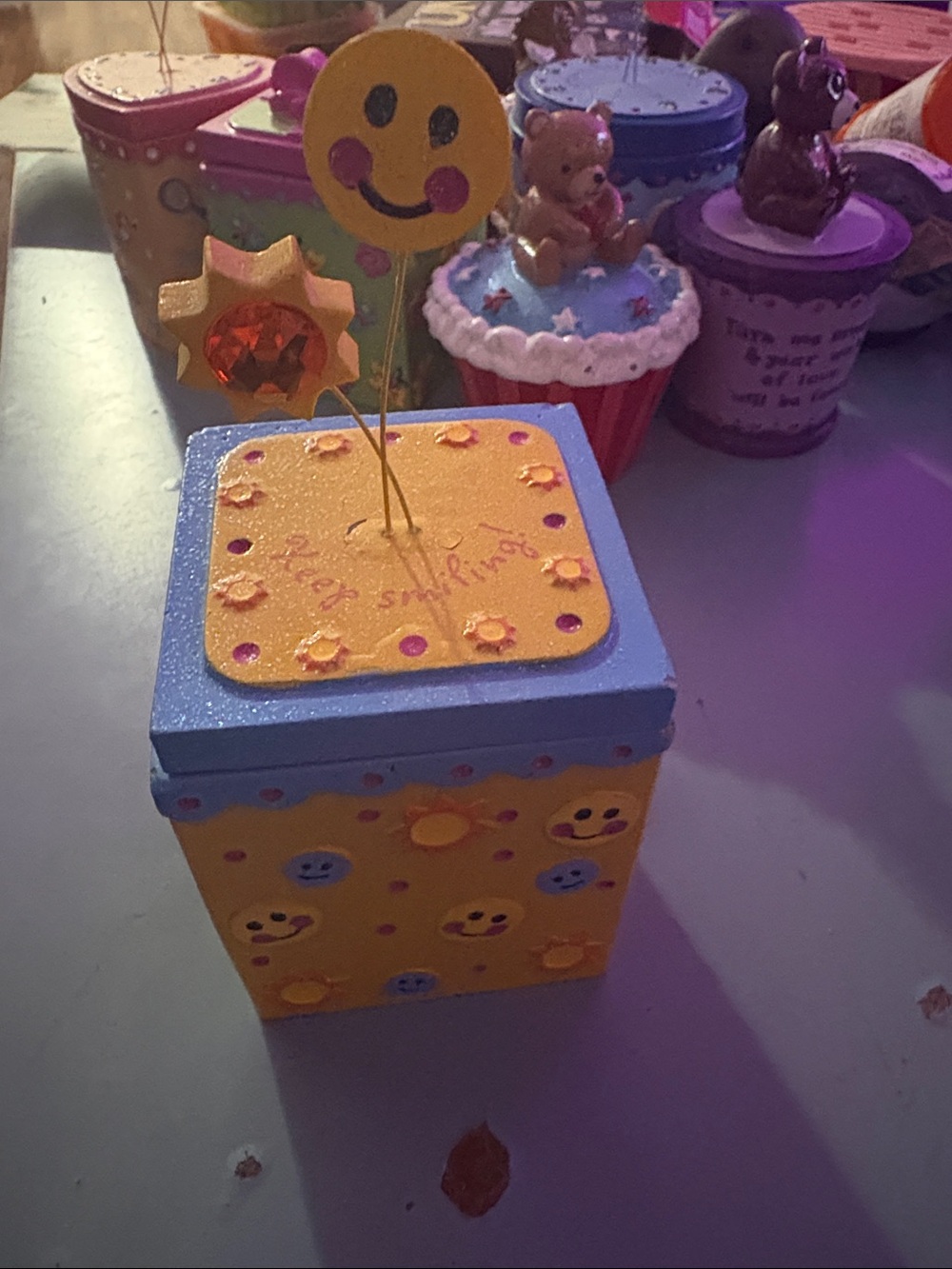 Vintage y2k Claire's trinket box